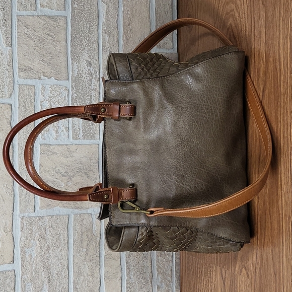 VIMODA WOVEN FAUX LEATHER CONVERTIBLE BAG - Picture 3 of 15